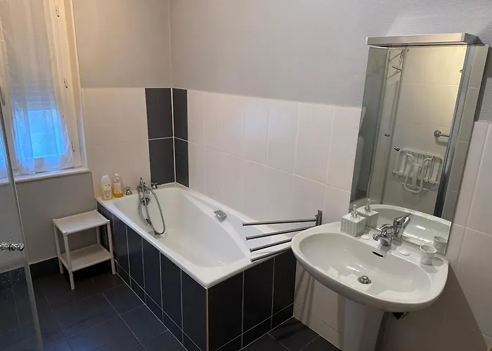 Magnifique F4 Pour 11 Personnes A *